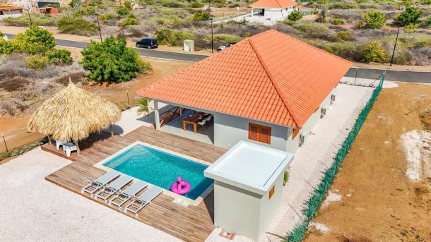 Kas di Bientu with private pool