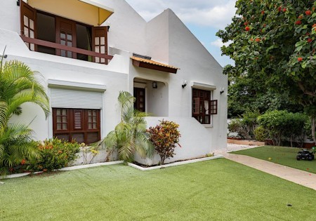 Villa Bon Momentu met zwembad Plus auto